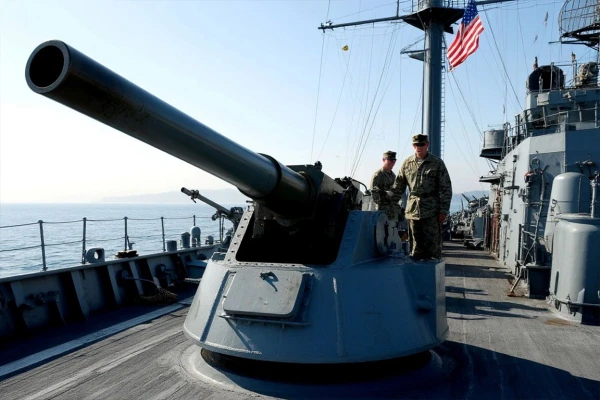 Trump's Decisive Order: U.S. Navy Ready to Destroy Iranian Vessels