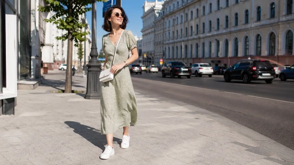 Sneakers with Dresses Are a Thing of the Past! Stylist Reveals the Main Footwear Trends for 2026