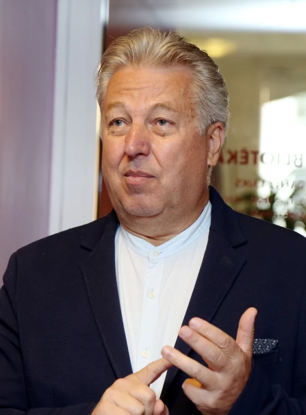 The director of the Riga gymnasium personally subdued an aggressive young man: unfortunately, the actions of the police raise questions...