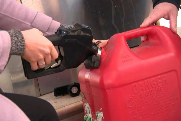 Are you bringing cheap gasoline to Latvia? Not all canisters are equally safe!