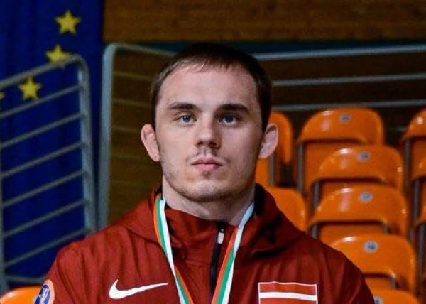 Wrestler Samushonok competes for bronze at the European Championship