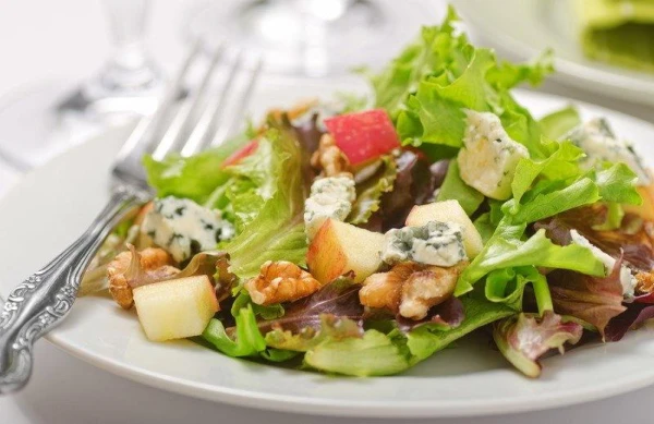 How to Make the Famous Waldorf Salad from 'Desperate Housewives'