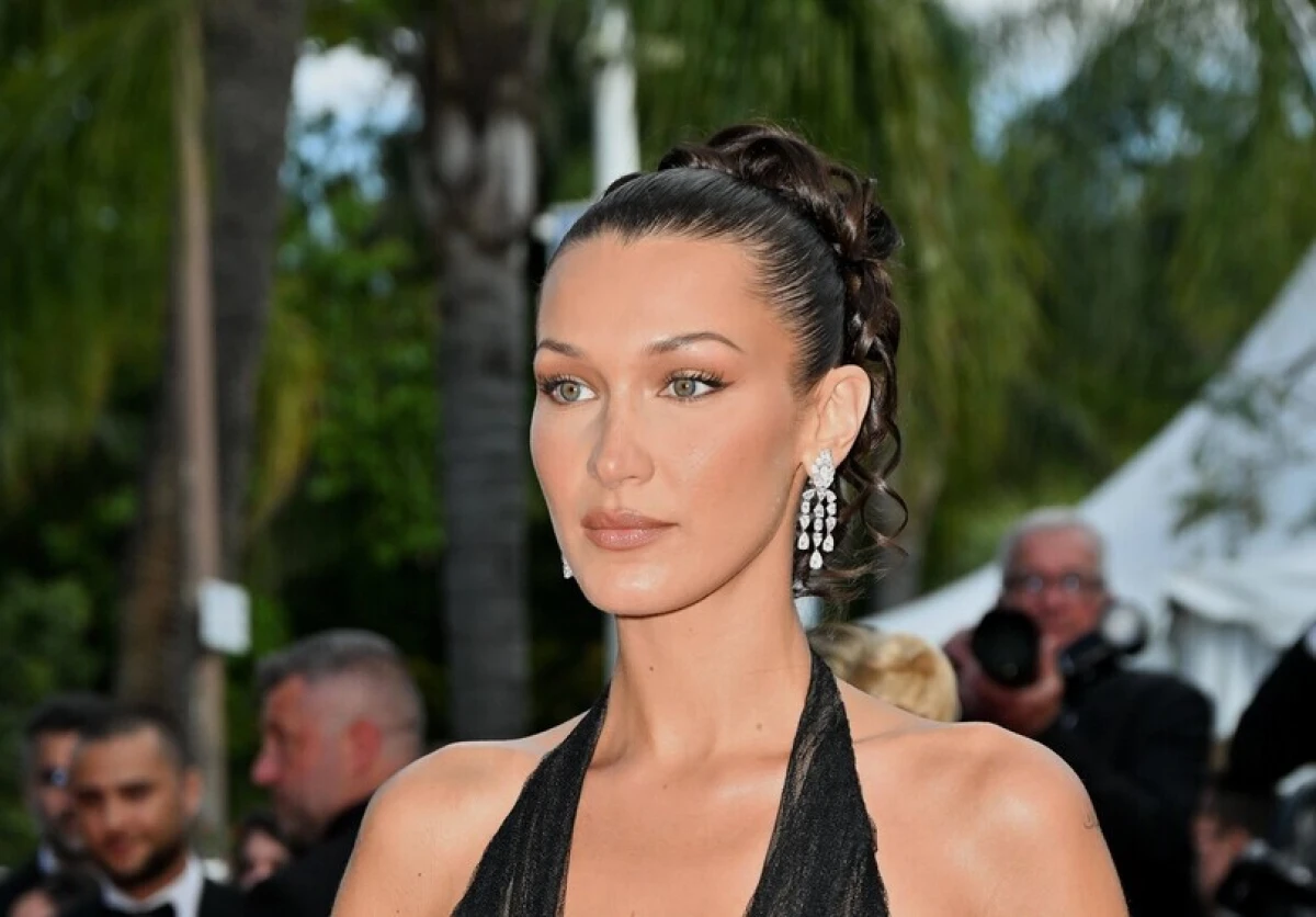Runway Star Bella Hadid to Release Memoir for Her 30th Birthday