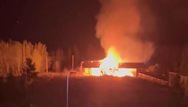 Damn, what's burning there! No windows, no doors! ” A hayloft burned down near Madona