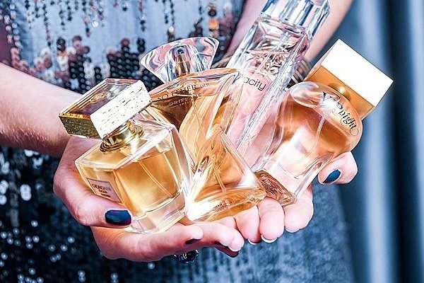 Fragrance Wardrobe: How to Choose 3–5 Scents for Every Occasion