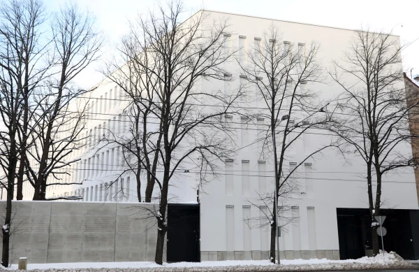 Is Security at Risk? The Security Police Criticized the Idea of Residence Permits for Property Purchases