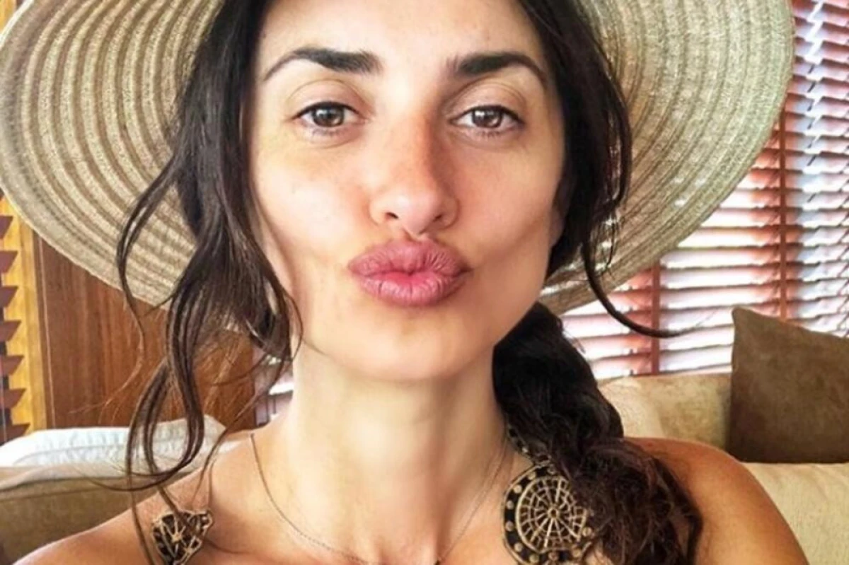 Penélope Cruz dazzles in a leopard print dress: photo