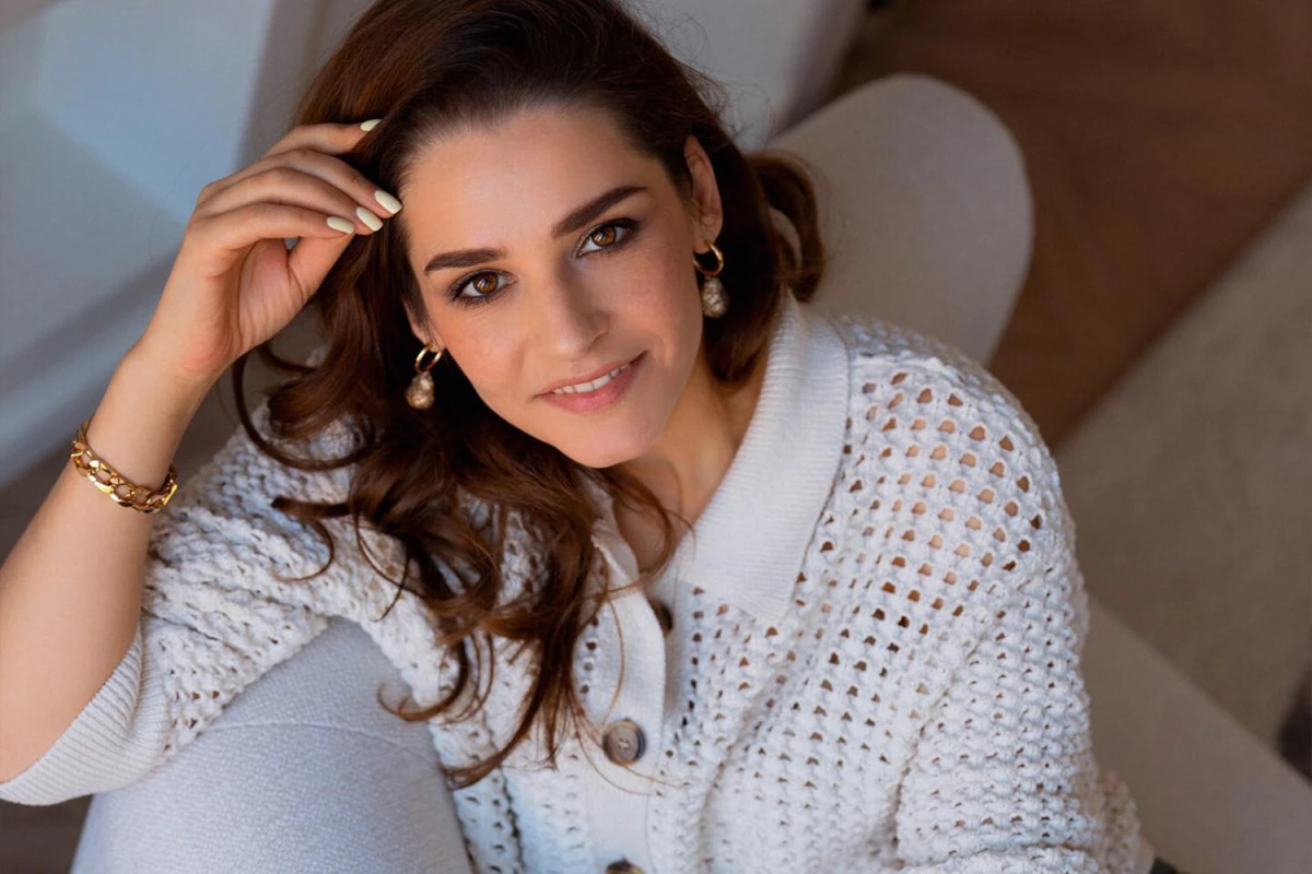 Mother of five and style icon: Tarkhanova amazed with sensual shots