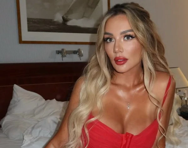 Dramatic Appearance: Sedokova Stepped Out in a Provocative Dress