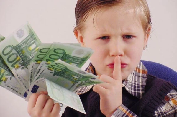 “Don’t buy this.” Common mistakes when giving pocket money to children