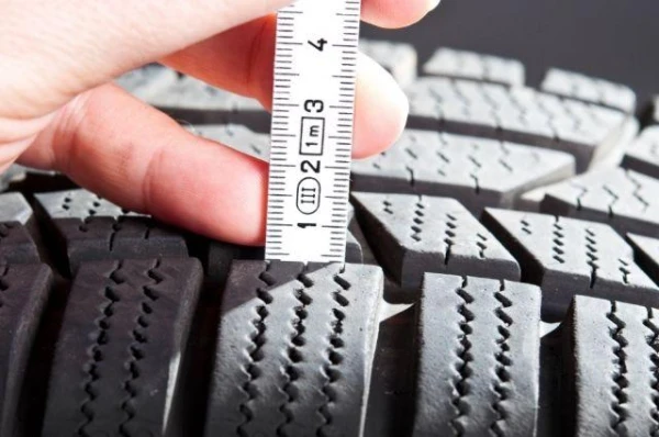Should tires be cleaned before seasonal storage?