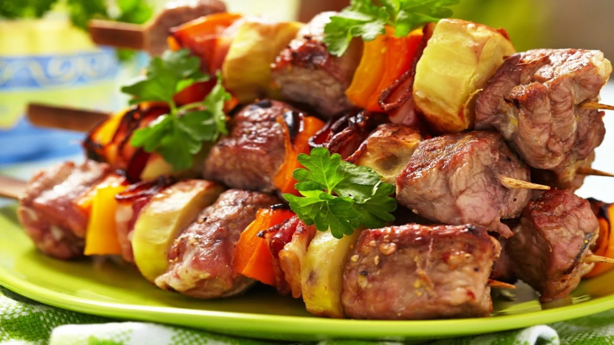 Shashlik Under the Spotlight: How Grilling Over Coals Turns Meat into a Source of Carcinogens
