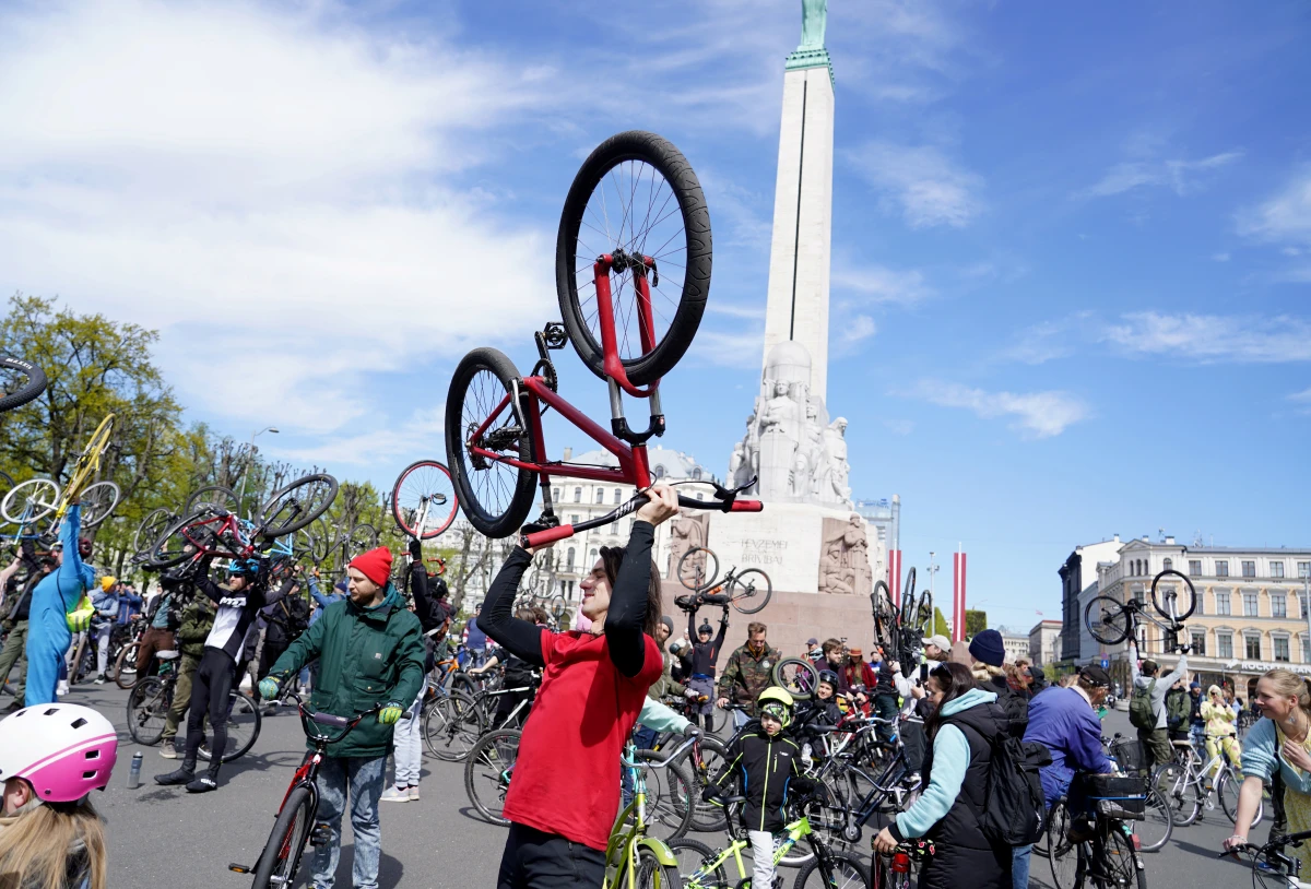 A Bicycle Ride 'Critical Mass' Will Take Place in Riga