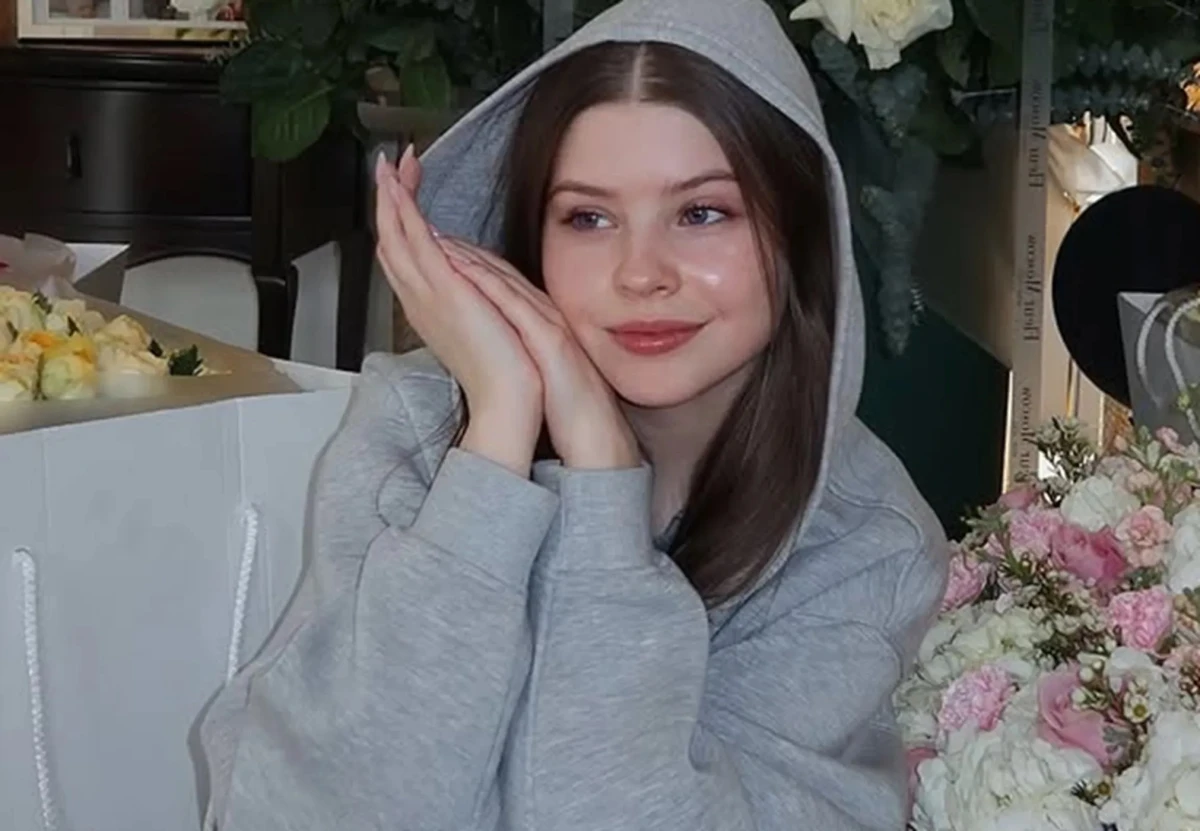 Oleg Tabakov's Daughter Conquered Social Media with Stunning Photos from Paris