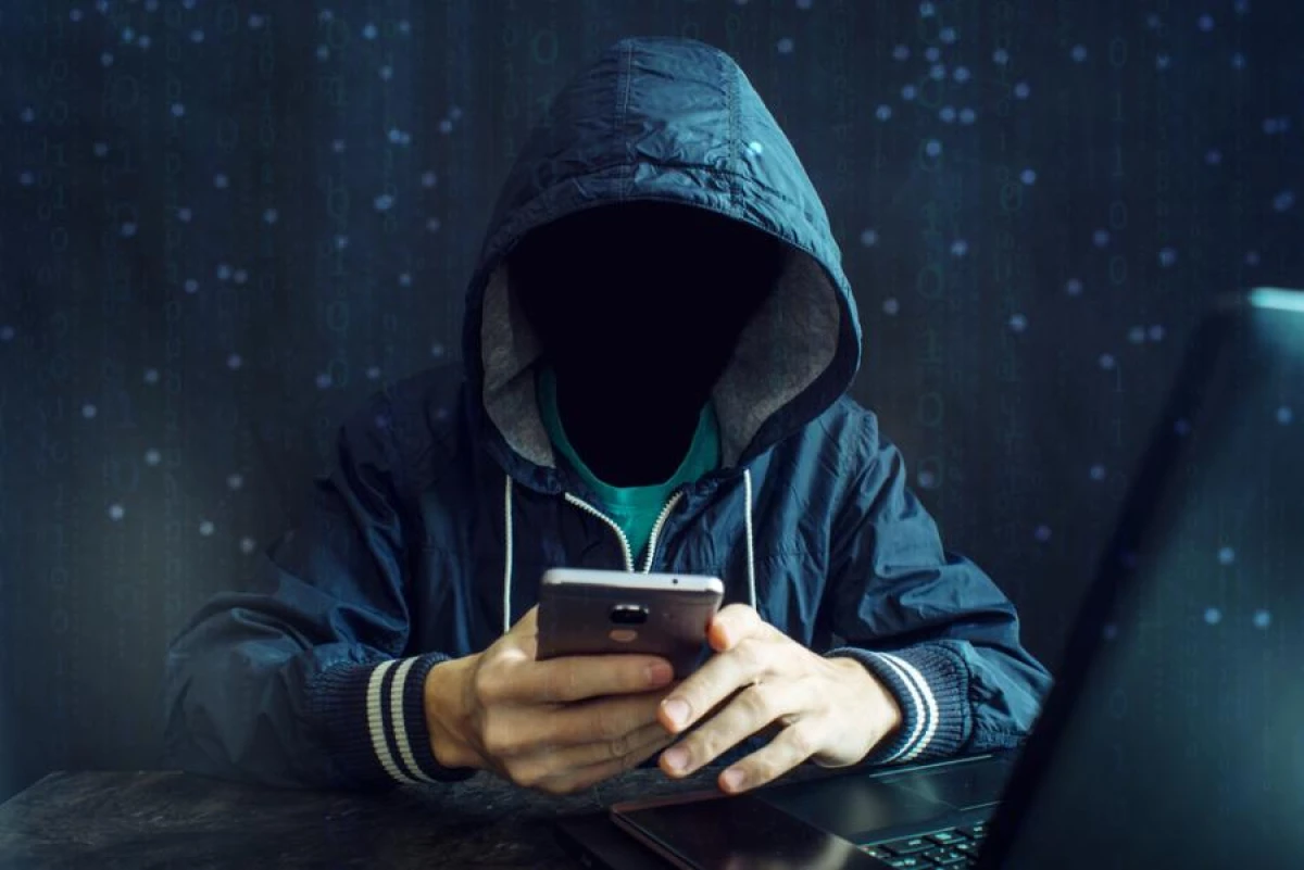 Residents of Latvia have already given scammers 23 million euros. How to avoid becoming the next victim and losing money?