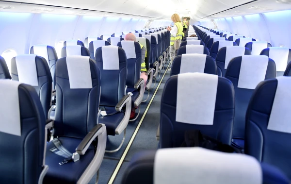 An Airline is Closing in America... Latvian Economist Draws 'Dangerous' Parallels
