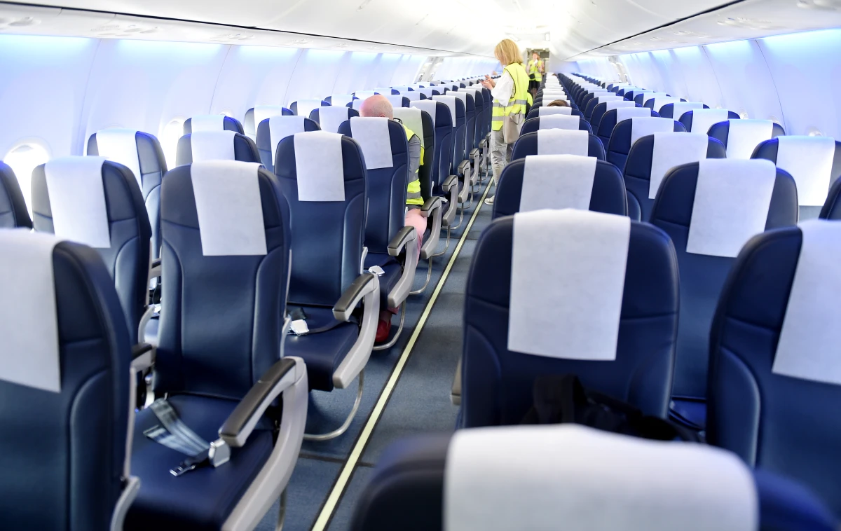 An Airline is Closing in America... Latvian Economist Draws 'Dangerous' Parallels