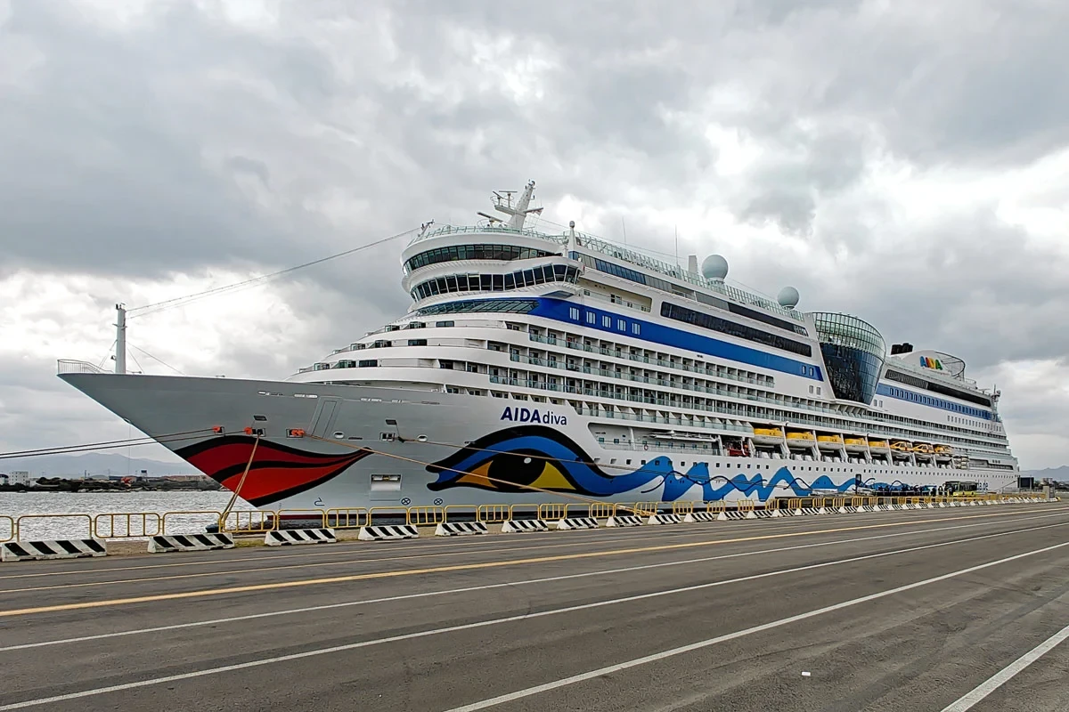 The Cruise Ship Season Begins at the Port of Riga