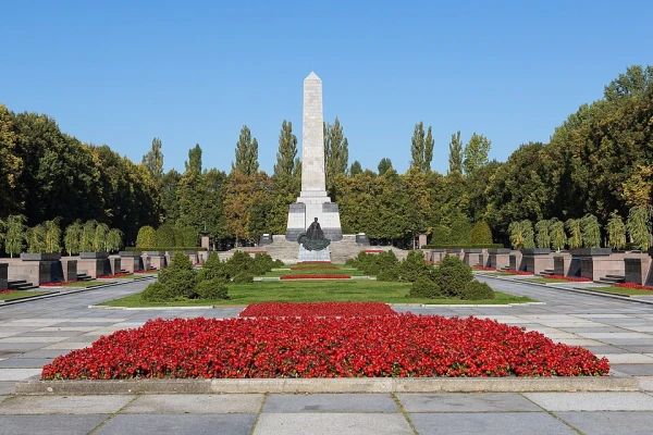 Berlin to Introduce Ban on Soviet and Russian Symbols at Military Memorials
