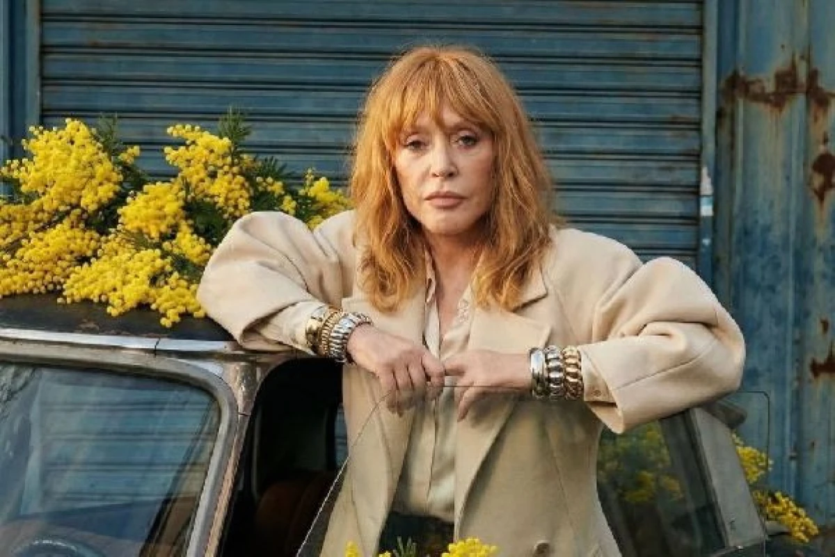 With a Cane in the Rain: Alla Pugacheva Caught in the Lens During a Walk in Limassol