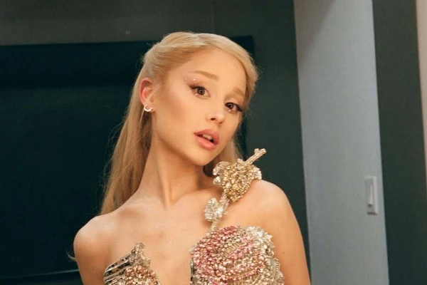 Ariana Grande Announces New Album and First Tour Since 2019
