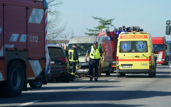 An accident involving four cars occurred on Jelgava Highway. There are injured.
