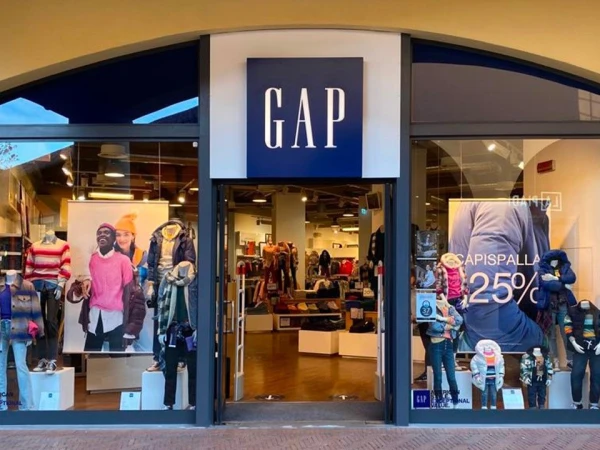 Doris Fisher Has Died - She Couldn’t Buy Jeans and Created a Network of 3,500 Stores