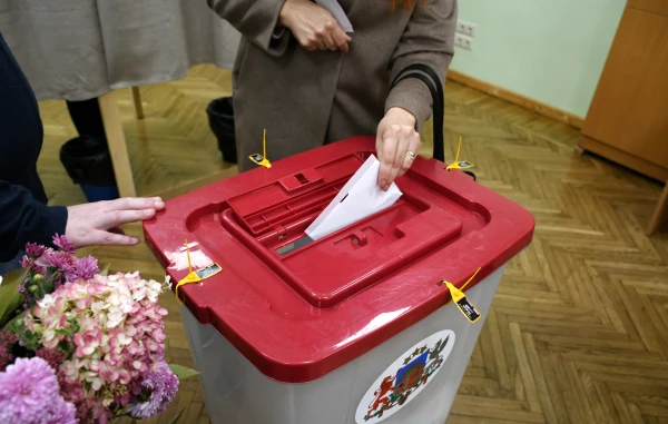 Only one in ninety residents of Latvia engages in politics. However, every seventh person boycotts goods from Russia.