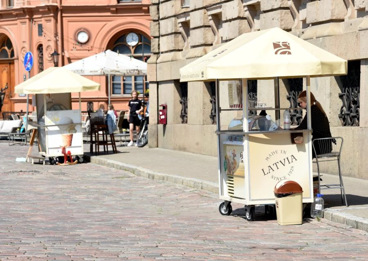Students are invited to work: applications for summer jobs are open