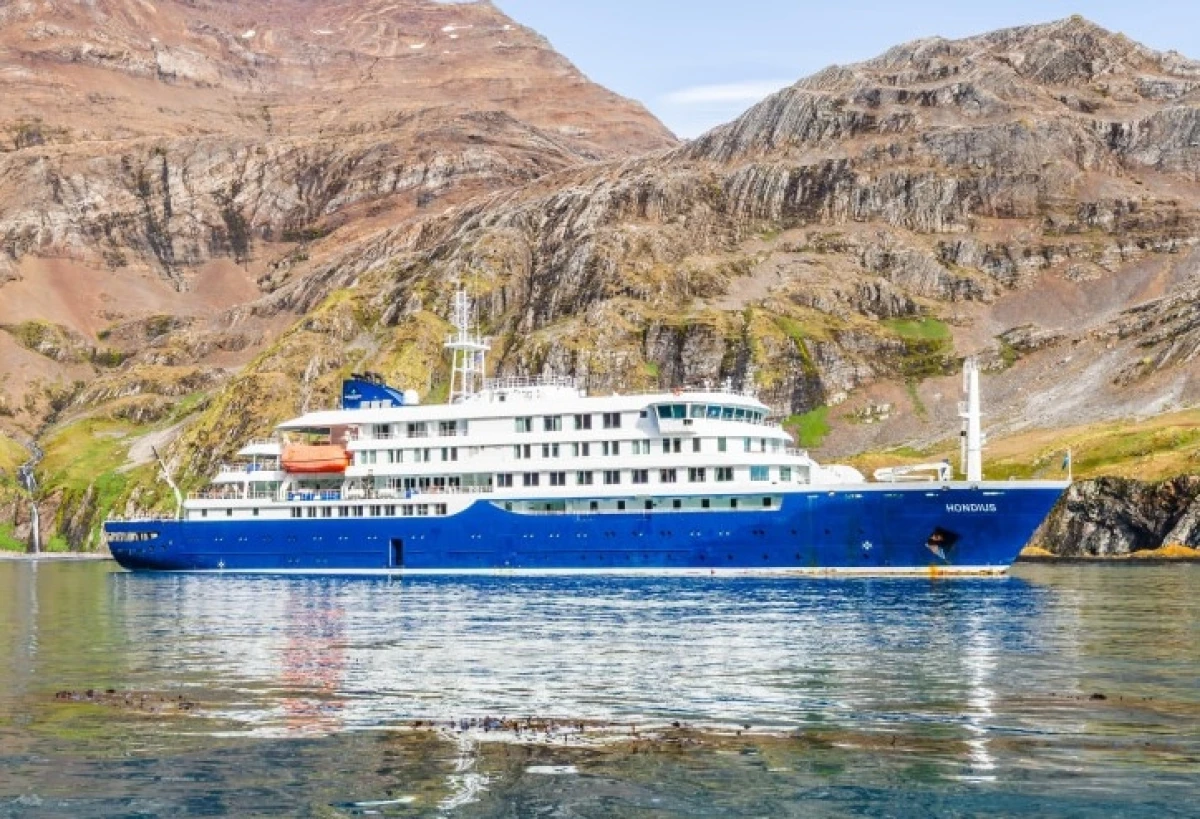 Spain allowed a cruise ship with hantavirus to dock in the Canary Islands