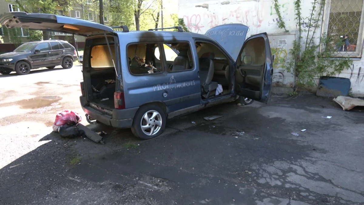 Сгоревший автомобиль