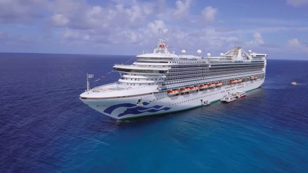 More than 100 passengers and crew members on the cruise ship Caribbean Princess have contracted norovirus