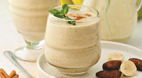 Banana and Date Smoothie: The Perfect Breakfast