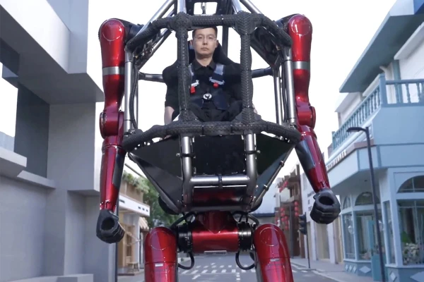 A Giant Transformer Robot Like in Sci-Fi Movies Has Been Launched into Production in China