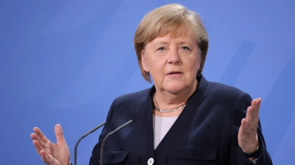 Merkel: Only Current EU Leaders Can Talk to Putin