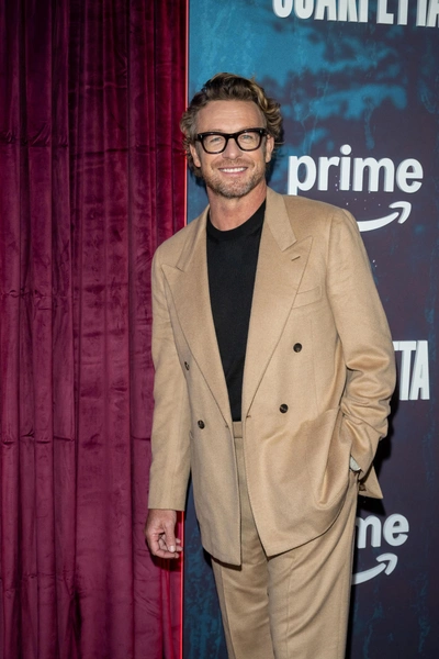 Simon Baker