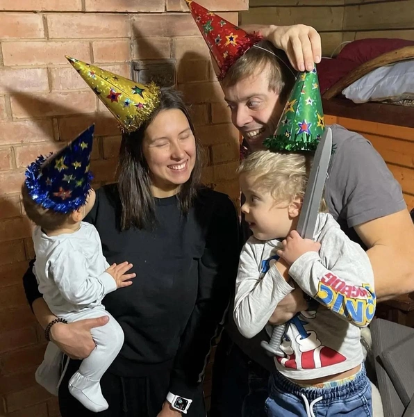 Yulia Martynova and Alexander Ilyin with children