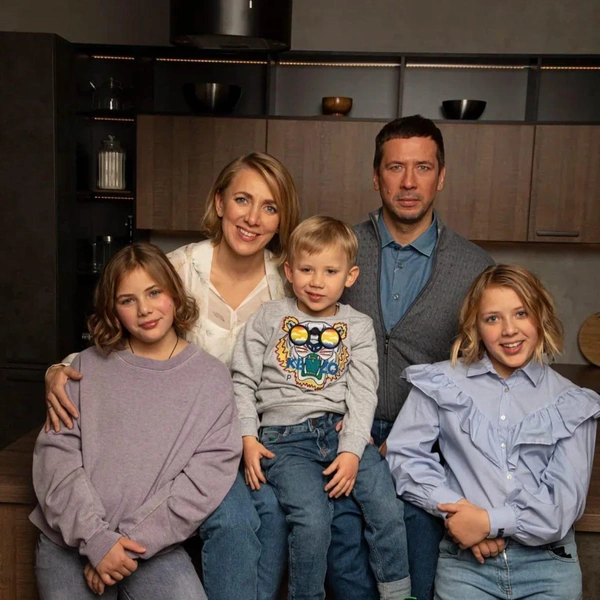 Andrey Merzlikin and Anna Osokina with children