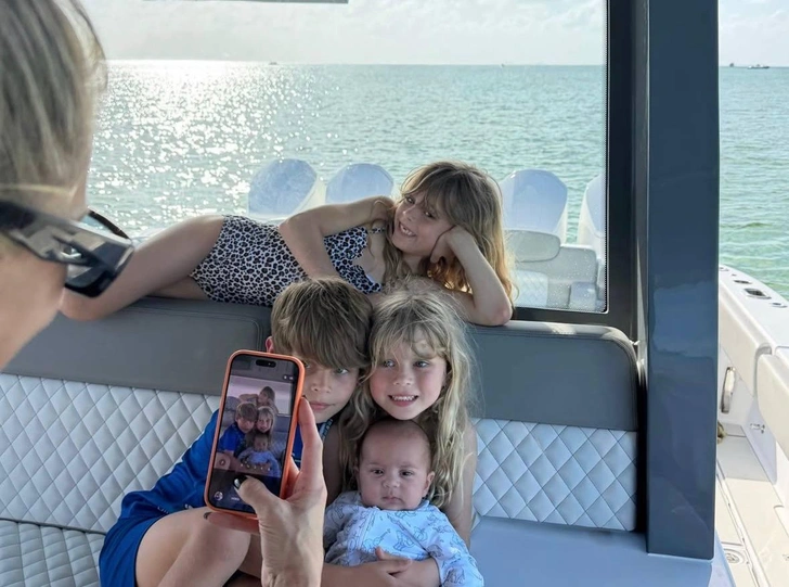 Anna Kournikova with her children